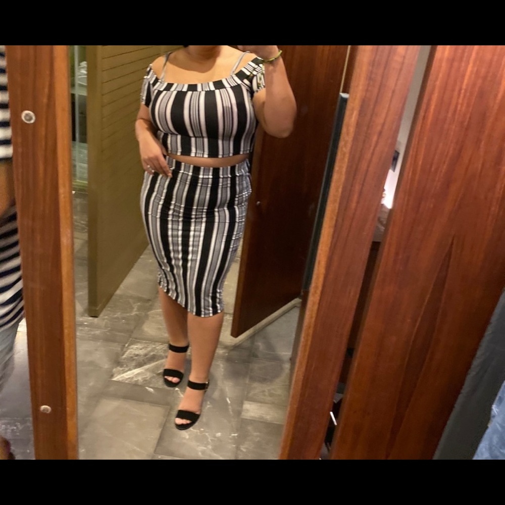 2 piece skirt. Like new
